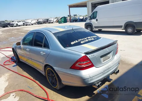 2006 Mercedes-Benz C 55 Amg z USA, uszkodzony, nr VIN WDBRF76JX6F768099